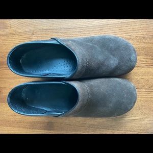 Dansko brown clogs